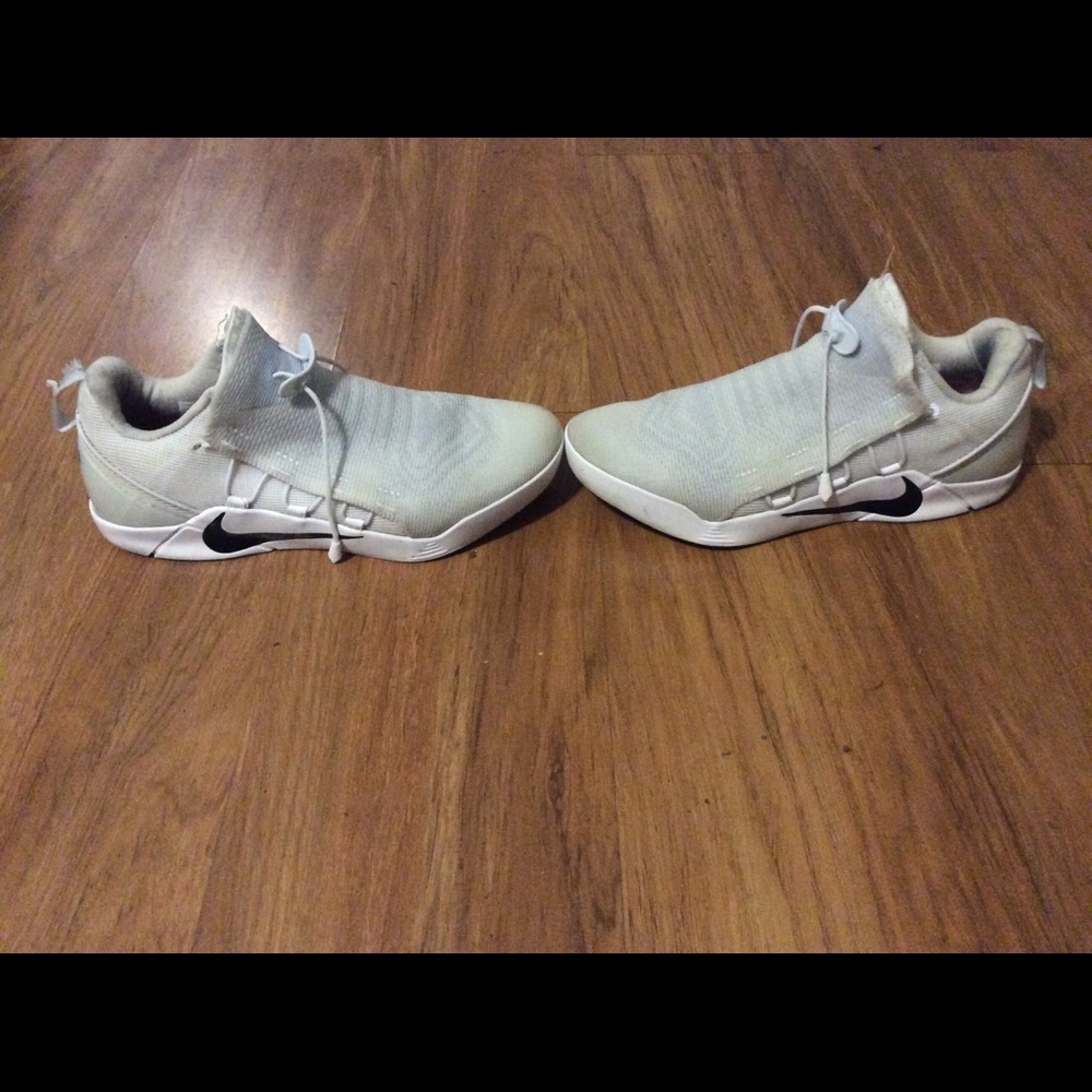 Nike Kobe A.D NXT white black shoes for men.